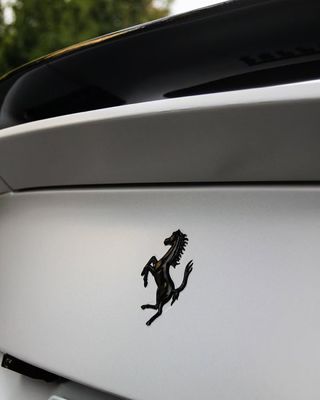 Ferrari F12 Kohlenstofffaserkörper Kit F12 Novitec N-largo-Stil Vorder- und Rückstoßstange Radbogen F12 Vorderlip Diffusor Spoiler