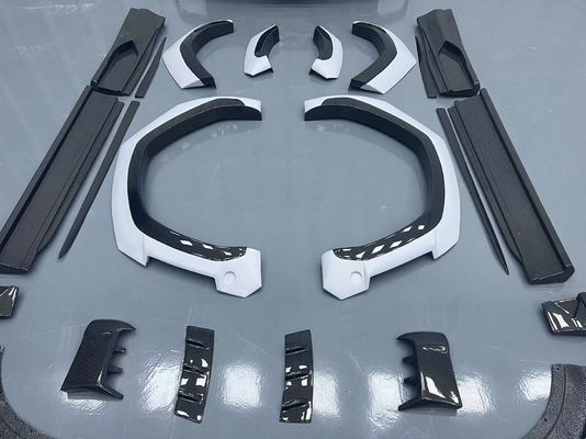 Lamborghini Urus Kohlenstofffaser-Körper Kit URUS 1016 Stil Kohlenstofffaser Vorderlip Diffusor Spoiler Haube Radbogen