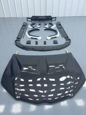 Lamborghini Urus Kohlenstofffaser-Körper Kit URUS 1016 Stil Kohlenstofffaser Vorderlip Diffusor Spoiler Haube Radbogen