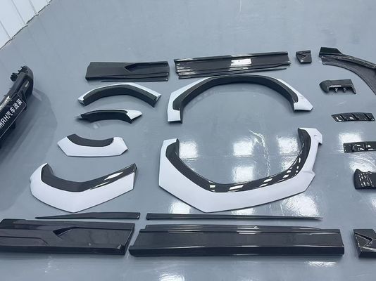 Lamborghini Urus Kohlenstofffaser-Körper Kit URUS 1016 Stil Kohlenstofffaser Vorderlip Diffusor Spoiler Haube Radbogen