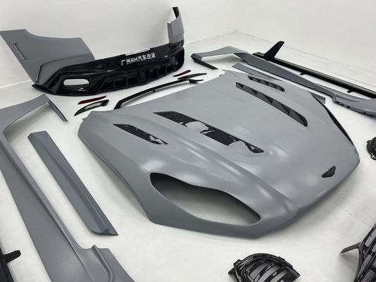 Aston Martin DB11 Carbon Fiber Body Kit DB11 Mansory-Stil Vorder- und Hinterstoß-Sparruff-Seitenrock-Schutzflügel-Hauben-Spoiler