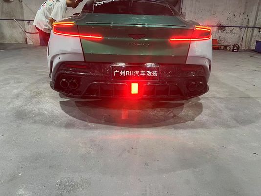 Aston Martin DB11 Carbon Fiber Body Kit DB11 Mansory-Stil Vorder- und Hinterstoß-Sparruff-Seitenrock-Schutzflügel-Hauben-Spoiler