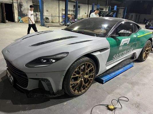 Aston Martin DB11 Carbon Fiber Body Kit DB11 Mansory-Stil Vorder- und Hinterstoß-Sparruff-Seitenrock-Schutzflügel-Hauben-Spoiler