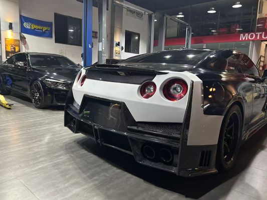 Nissan GTR Kohlenstofffaser-Körper-Kit GTR r35 Modernisiert 2024nismo-Stil Front- und Rückstoßfänger-Spoilern Haubenschutzflügel