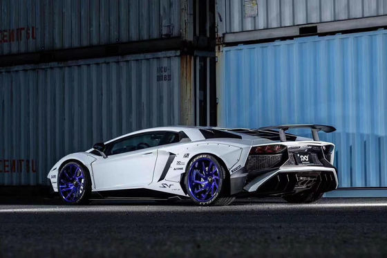 Für Lamborghini Aventador LP700 Kohlenstofffaser-Körper-Kit LP700 Upgraded LB-Stil Side Skirt Spoiler Radbogen