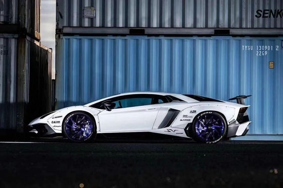 Für Lamborghini Aventador LP700 Kohlenstofffaser-Körper-Kit LP700 Upgraded LB-Stil Side Skirt Spoiler Radbogen