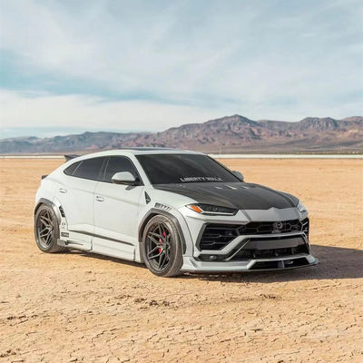 LB Style Breitkörper-Kit für Lamborghini URUS Kohlenstofffaser-Körper-Kit Urus Kohlenstofffaser Front Lippendiffuser-Spoiler Breitkörper-Kit