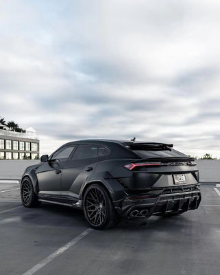 Schwarzer Lamborghini Karosserie URUS Aufgerüstet 1016 Hood Spoiler Breitkarosserie-Kit
