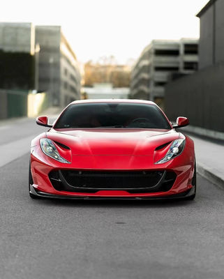 1016 Ferrari Body Kit 812 190mm Kohlenstofffaser Vorderstoßstange Diffusor Spoiler