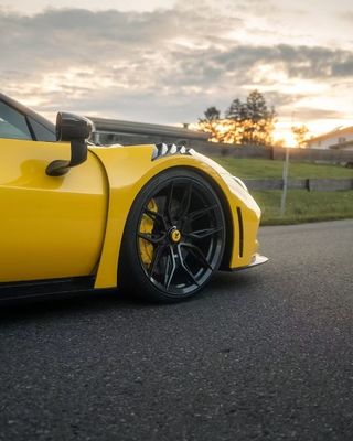 296 Ferrari Body Kit 2021 2022 Auto Radbogen Vorder und Hinter Stoßfänger Spoiler