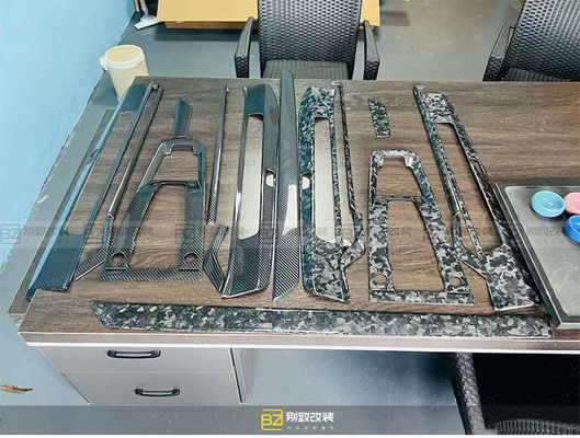 Autoteile für Porsche 911 992 Kohlenstofffaser Innenraum 911 992 Kohlenstofffaser Zentrum Panel Tür Planke Innenraum