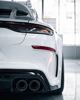 Autoteile für Porsche Palamela 971 Spoiler Der Palamela 971 wurde mit einem Techart Style Carbon Fiber Spoiler aktualisiert
