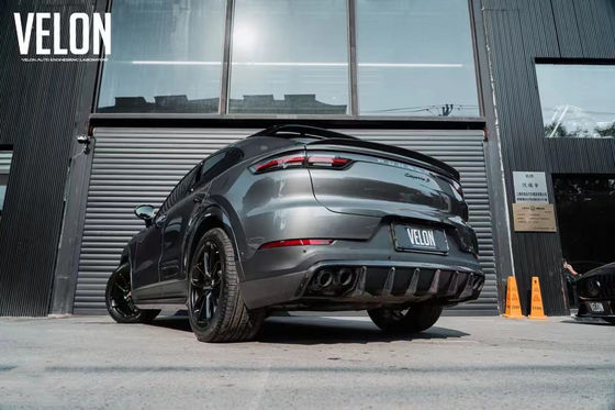 Ersatz 2019 Porsche Cayenne Body Kit Seitenröcke Trockene Kohlenstofffaser Diffusor Spoiler
