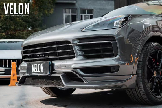Ersatz 2019 Porsche Cayenne Body Kit Seitenröcke Trockene Kohlenstofffaser Diffusor Spoiler