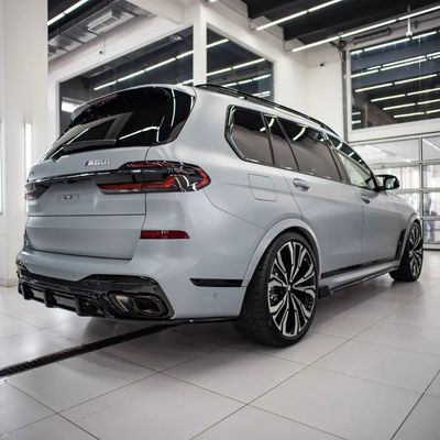 Für BMW X7 Carbon Fiber Body Kit X7 Carbon Fiber Front Lippen Diffuser Spoiler Hood Side Skirt Breitkörper Kit