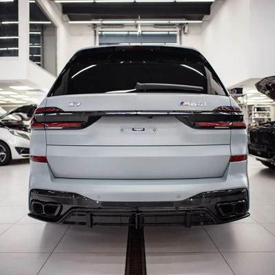 Für BMW X7 Carbon Fiber Body Kit X7 Carbon Fiber Front Lippen Diffuser Spoiler Hood Side Skirt Breitkörper Kit