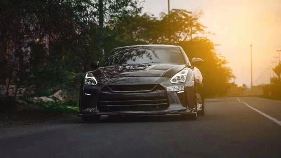 Für Nissan GTR R35 Kohlenstofffaserkörper-Kit GTR Upgraded Top Style Kohlenstofffaser Front und Heck Stoßfänger Seitenrock Spoiler