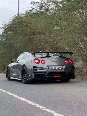 Für Nissan GTR R35 Kohlenstofffaserkörper-Kit GTR Upgraded Top Style Kohlenstofffaser Front und Heck Stoßfänger Seitenrock Spoiler