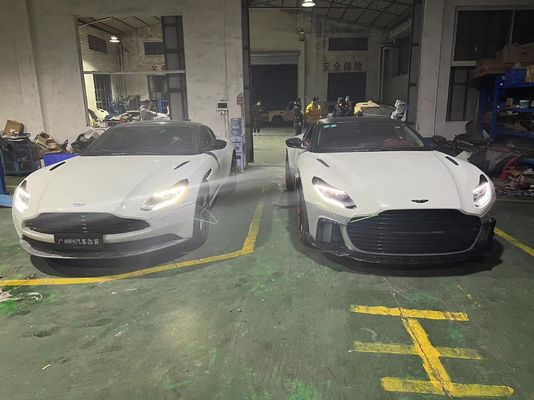 DB11 Aston Martin Widebody Kit Grüner Stoßfänger Lippenspalter