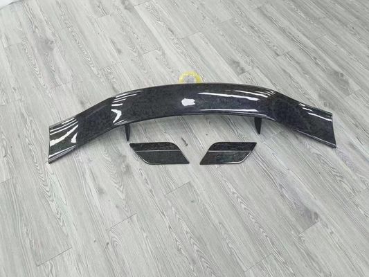 Bright Black Aston Martin Body Kit DBX MSY Stil Kohlenstofffaser Spoiler Flügel